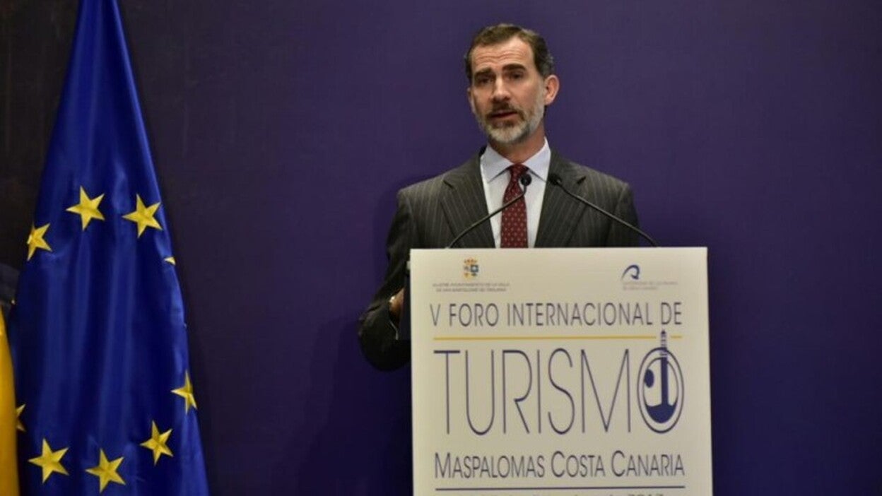 Felipe VI: "El turismo no puede crear todo el empleo que Canarias necesita"