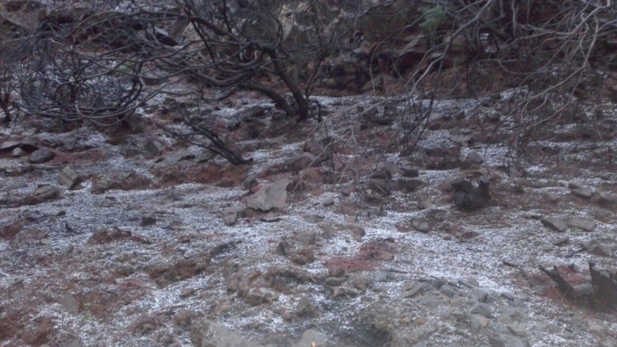 Vea el granizo en la cumbre