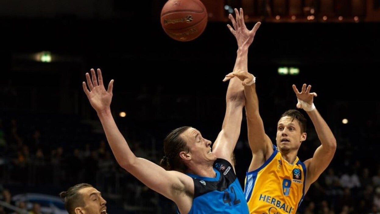 El acierto de Gal Mekel clasifica a Gran Canaria para cuartos