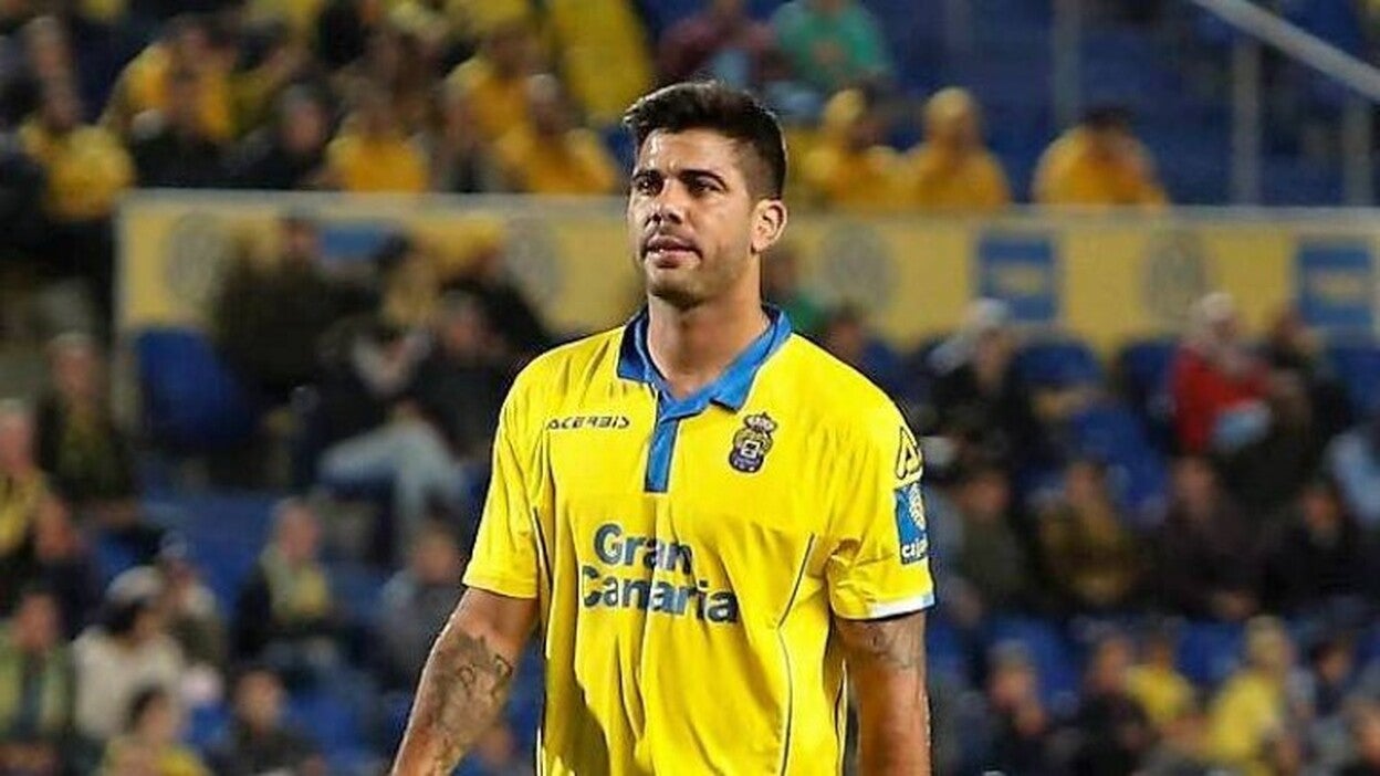 El central Aythami Artiles ficha por el Córdoba hasta 2020