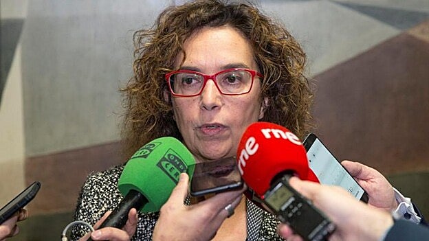 Esther Queralto, secretaria general de la ACB , al finalizar la reunión. / Efe