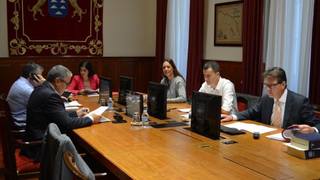 Darias deja a expensas de CC y PSC la cuarta votación de RTVC