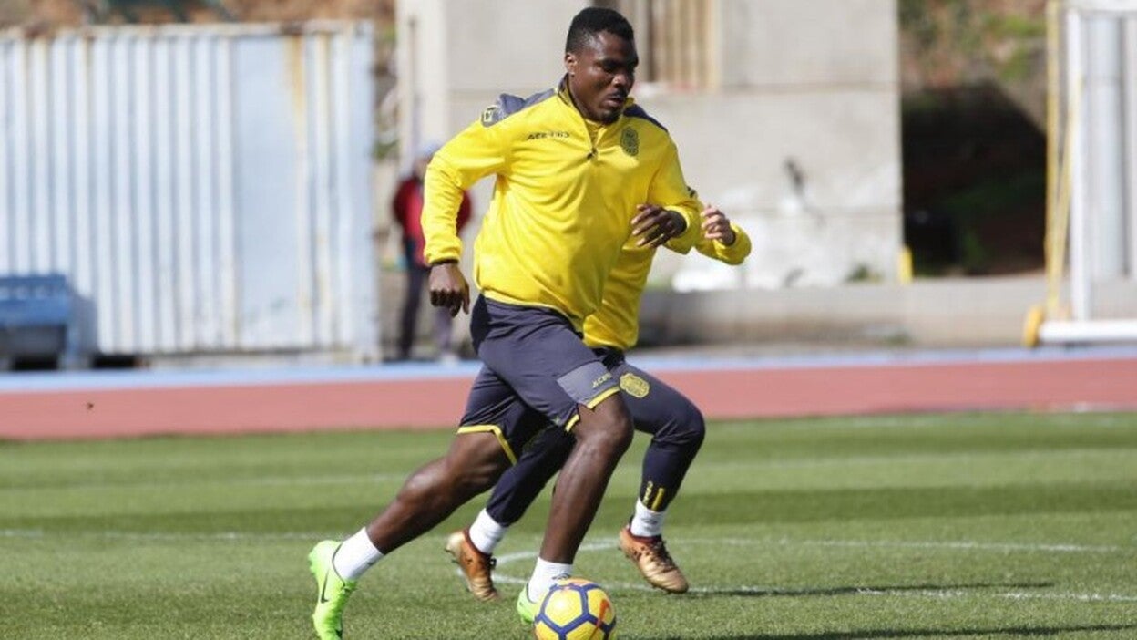 Emenike y Momo no se ejercitan con Las Palmas