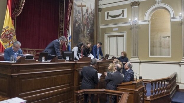 Darias pide a los letrados un informe sobre la paridad