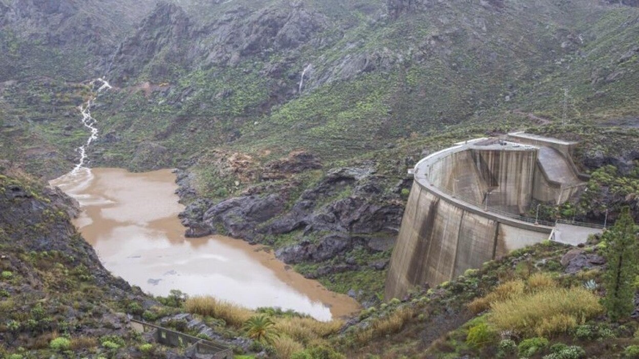 Soria y Chira suben 4 metros