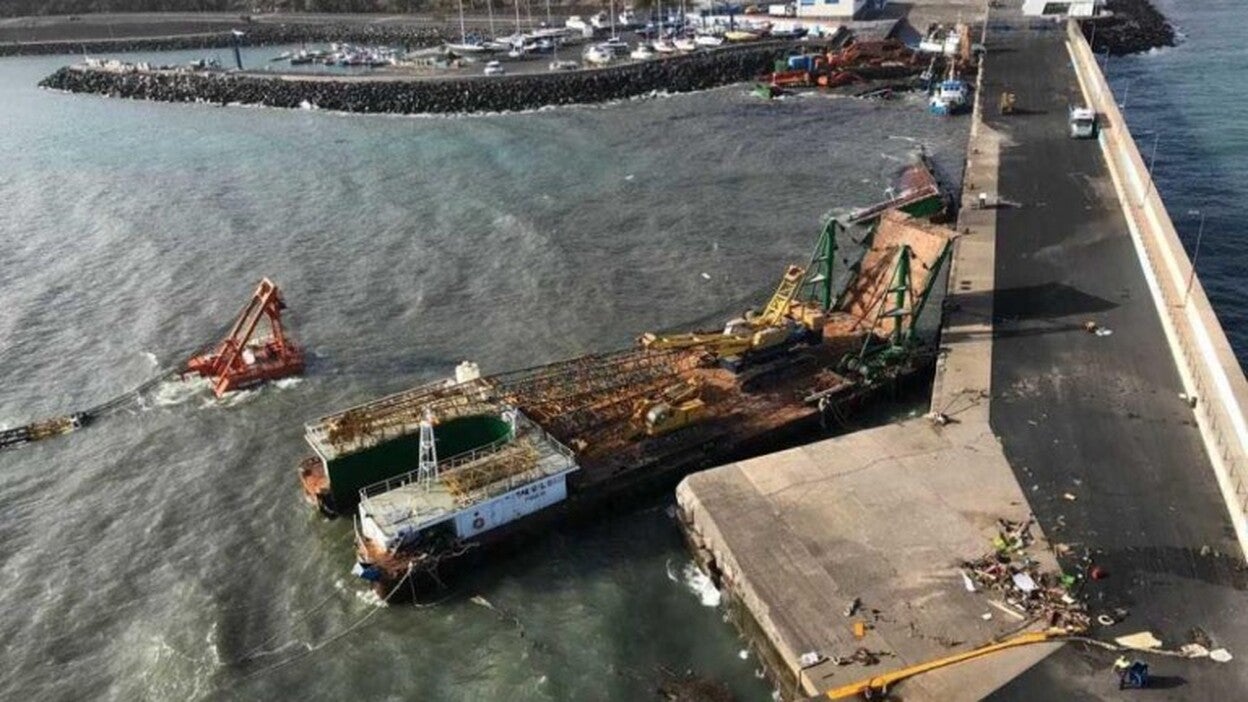 Capitanía Marítima no autorizó a las gabarras fondear fuera de Gran Tarajal antes del temporal
