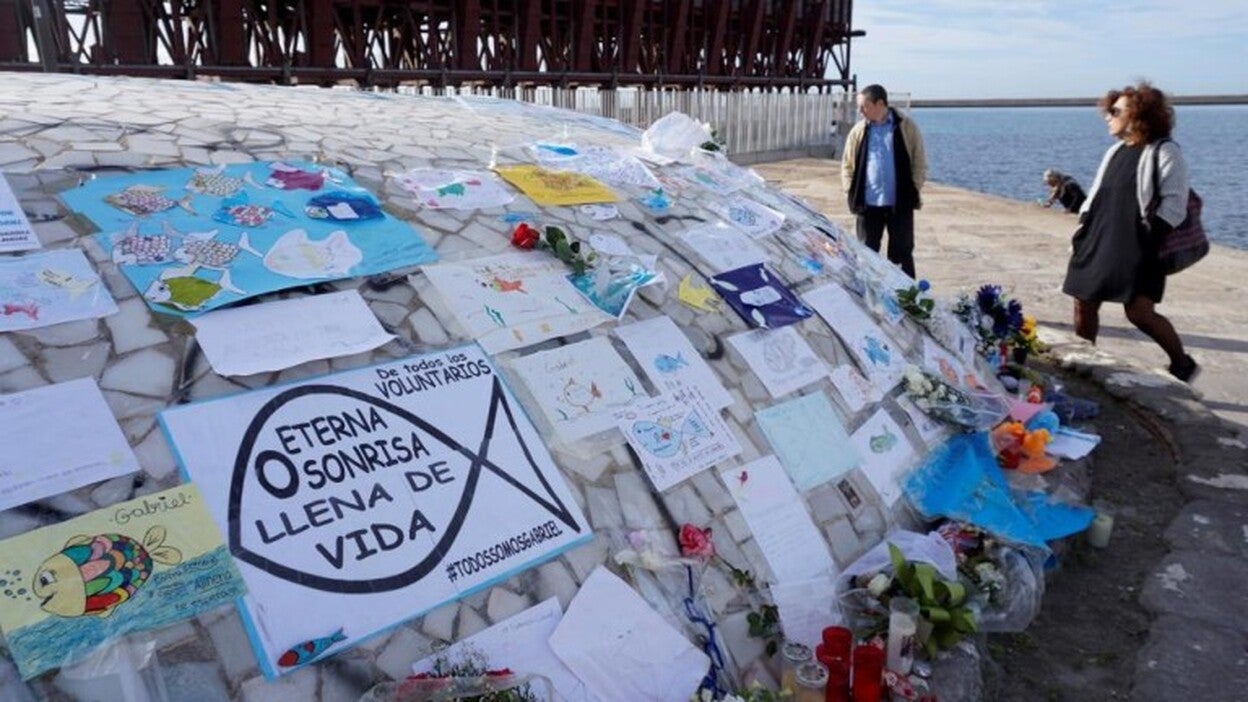 La ballena altar del «pescaito» Gabriel Cruz