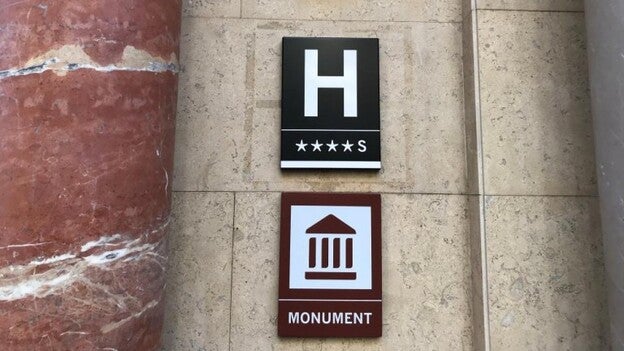 Bajan las pernoctaciones en hoteles canarios