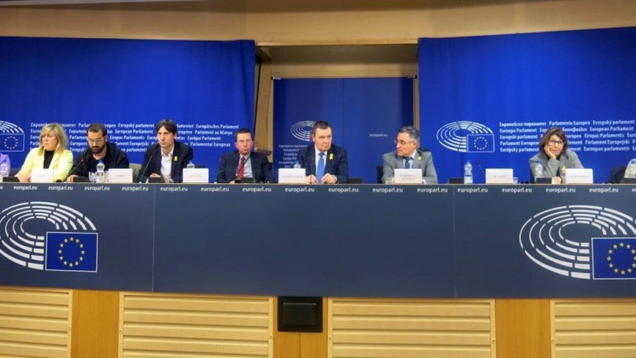 La Fiscalía de Bruselas no cita aún ante el juez a los exconsejeros catalanes