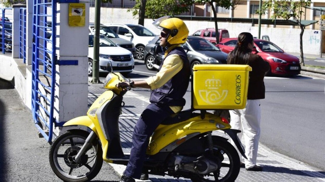 Los sindicatos amenazan con llevar a la huelga a Correos