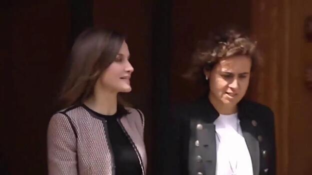 Una joven silba e increpa a la reina Letizia en Madrid