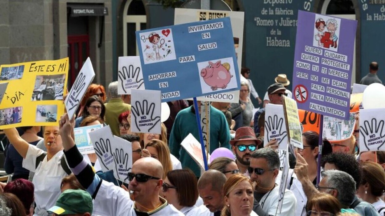 Unas 2.000 personas exigen una sanidad de calidad y universal en Gran Canaria