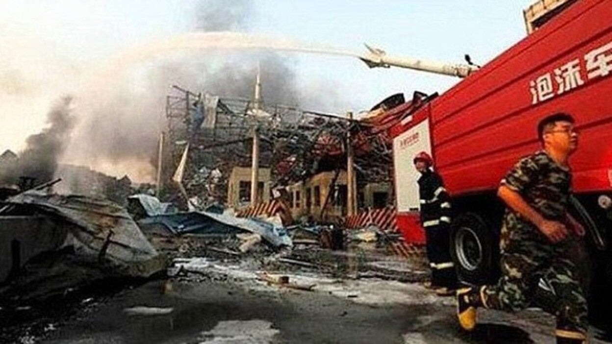 7 muertos y 13 heridos al estallar un camión con explosivos