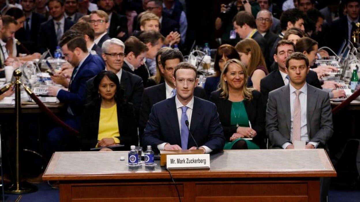 Facebook admite recopilar información incluso de no usuarios de su red social