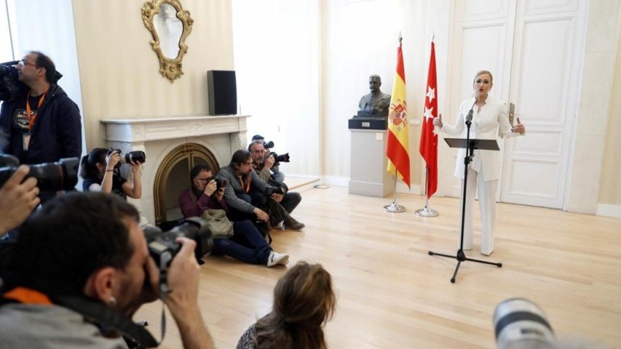Cifuentes dice que seguirá presidiendo el PP de Madrid