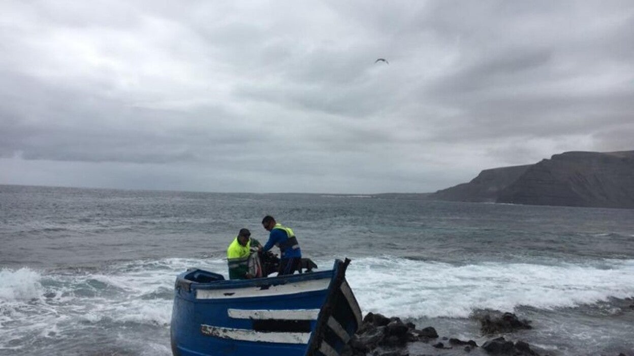 Al menos 14 personas llegan a La Graciosa a bordo de una patera
