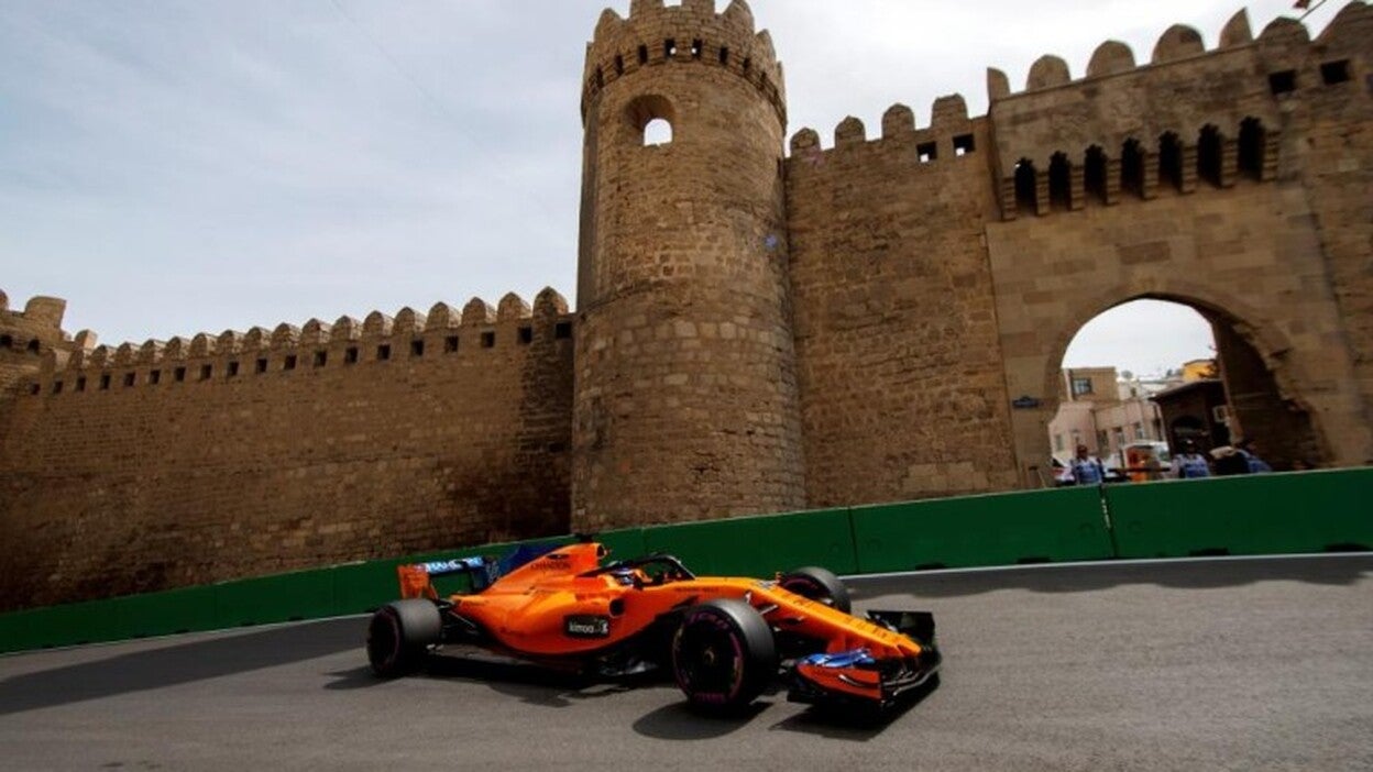 Sainz y Alonso brillan en Bakú