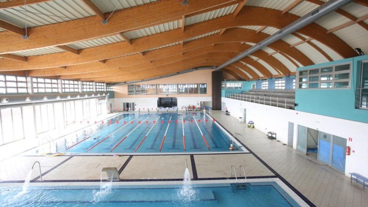 La oposición exige un pleno urgente ante la pérdida de agua de la piscina