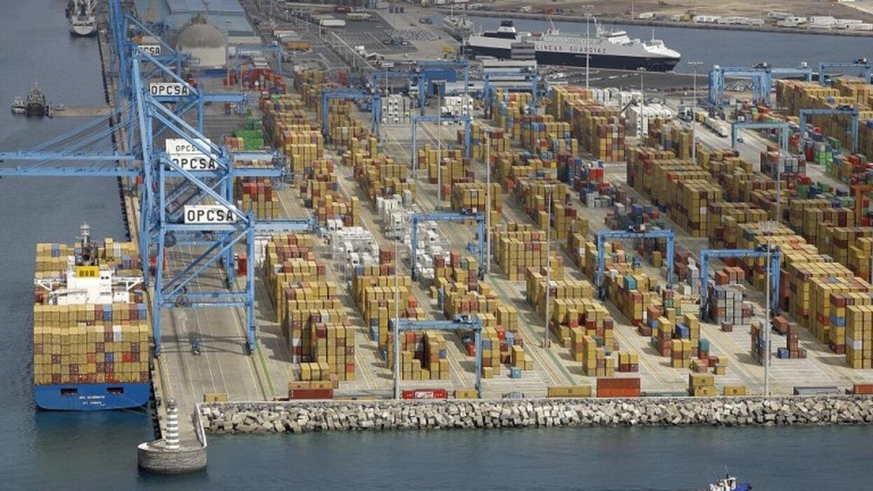 La patronal propone a la estiba una reducción salarial del 10%