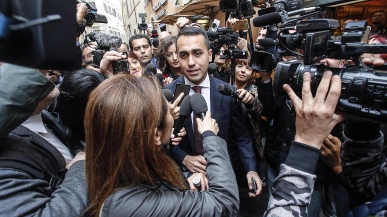 M5S y LN asustan con un borrador del programa que preveía poder salir de euro