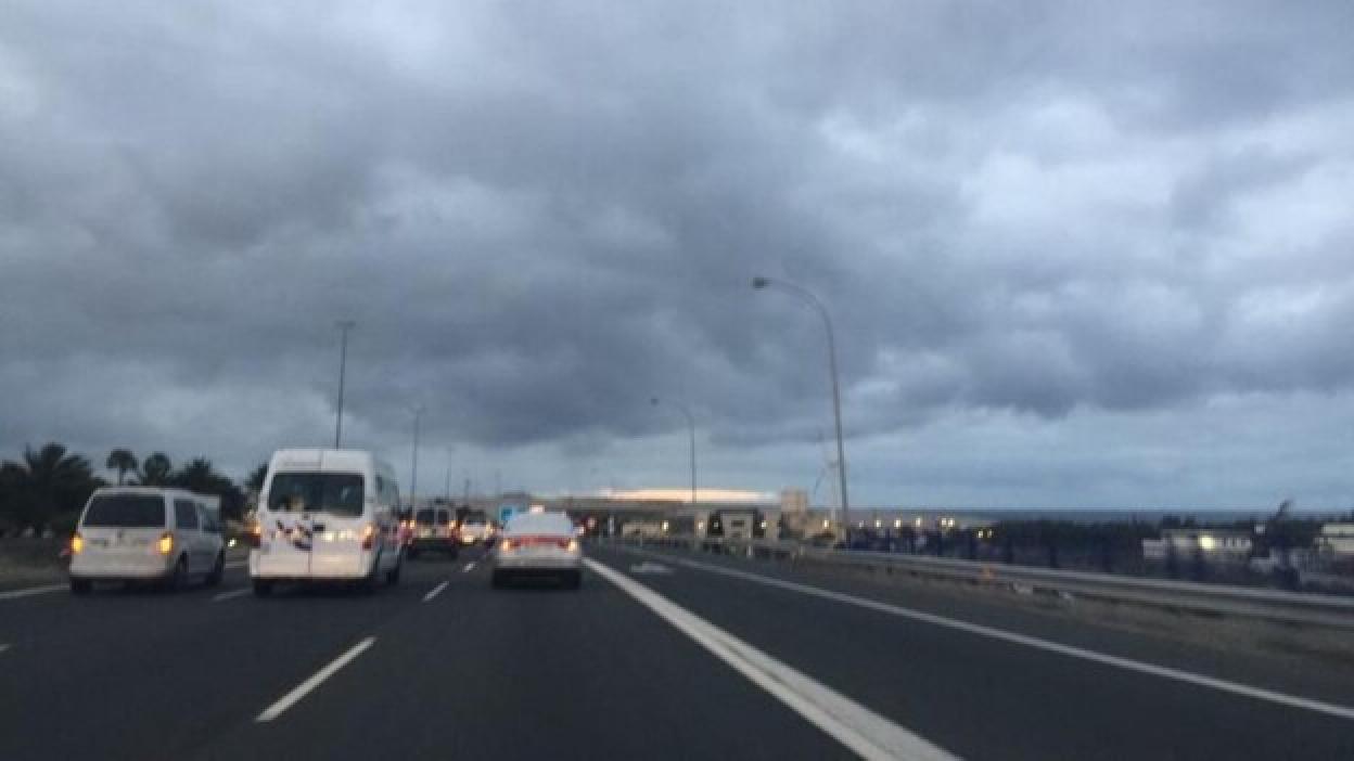 Cielos nubosos al norte y podría llover débil