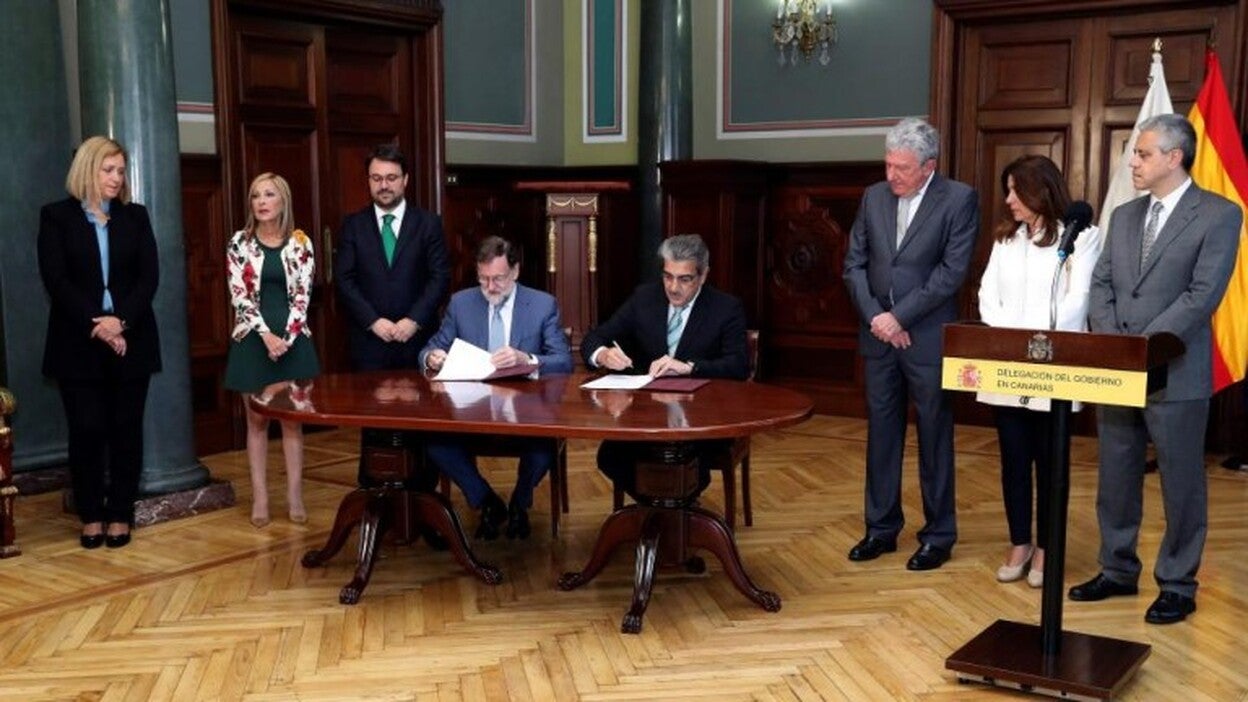Rajoy y Rodríguez firman el voto 176