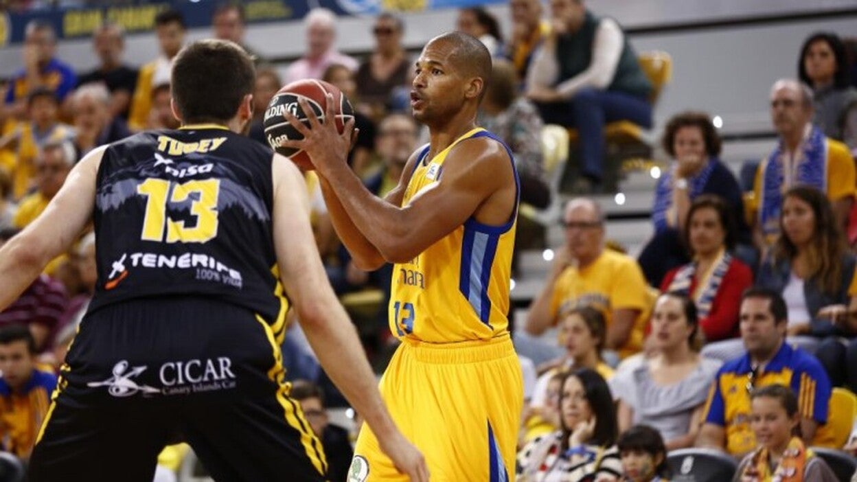 Eulis Báez se lleva el sexto Premio Pepe Moriana