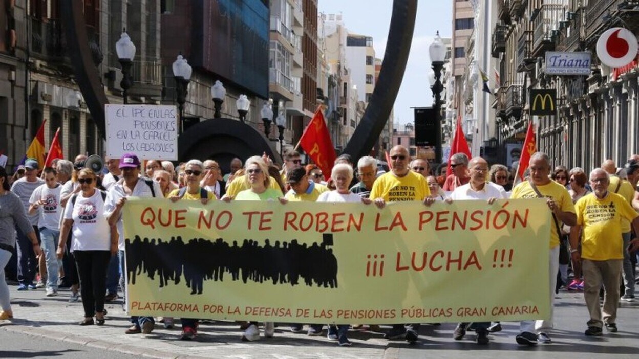 Los pensionistas se manifiestan contra las reformas laborales