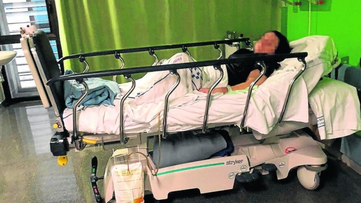 Francisca va para 6 meses en una cama en urgencias del Insular