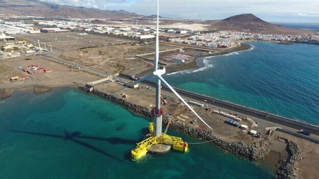 El primer aerogenerador marino de España se instala en la isla en junio