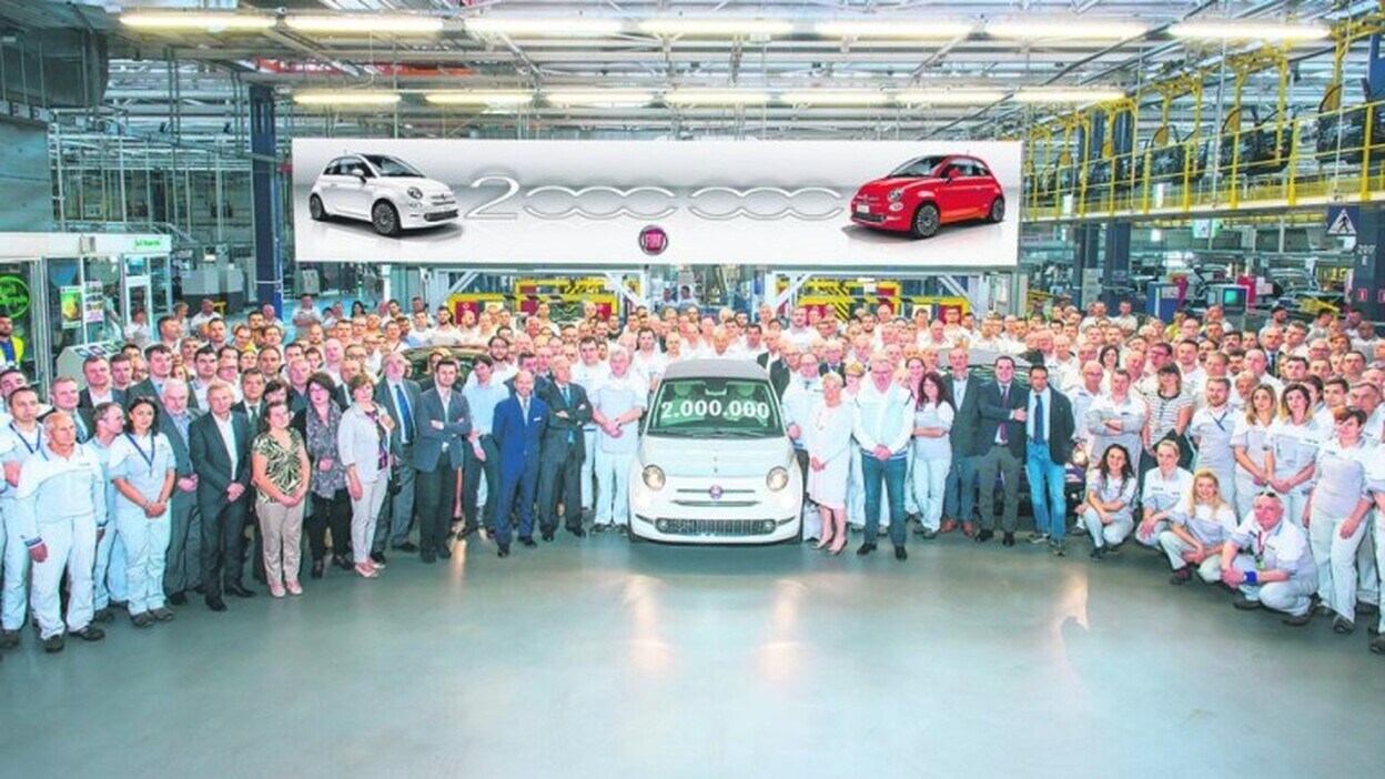 El Fiat 500 dos millones sale de la línea de producción