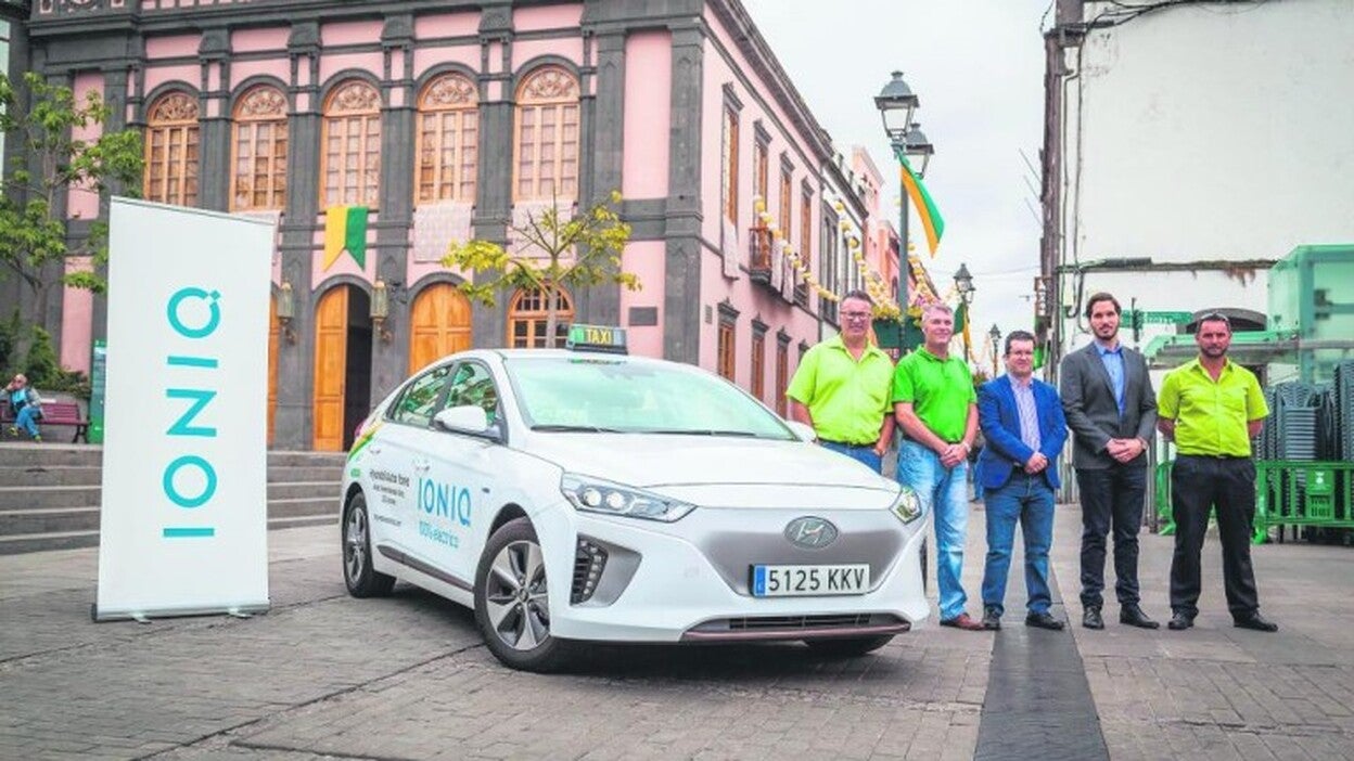 Un Hyundai ONIQ, primer taxi eléctrico de Canarias