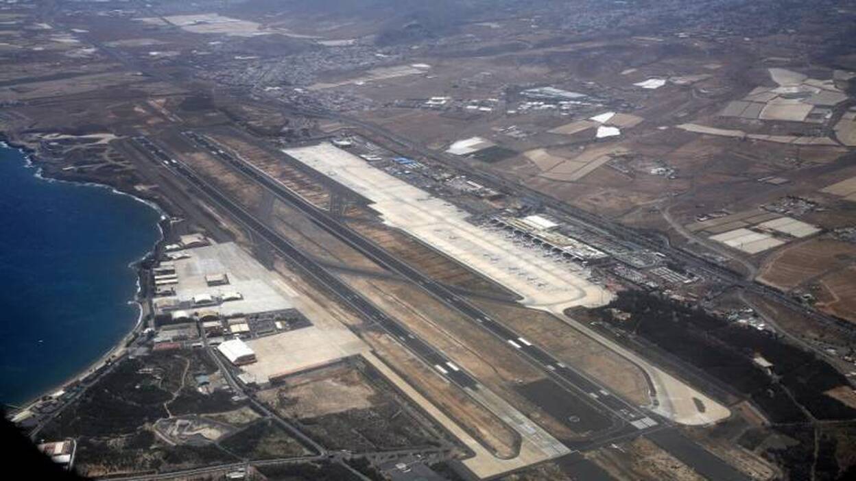 El exceso de ruido del aeropuerto afecta a 3.300 personas todo el día