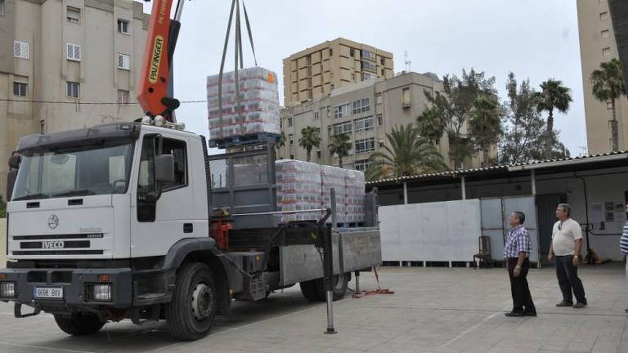 La falta de un camión bloquea el reparto de comida en el Cono Sur