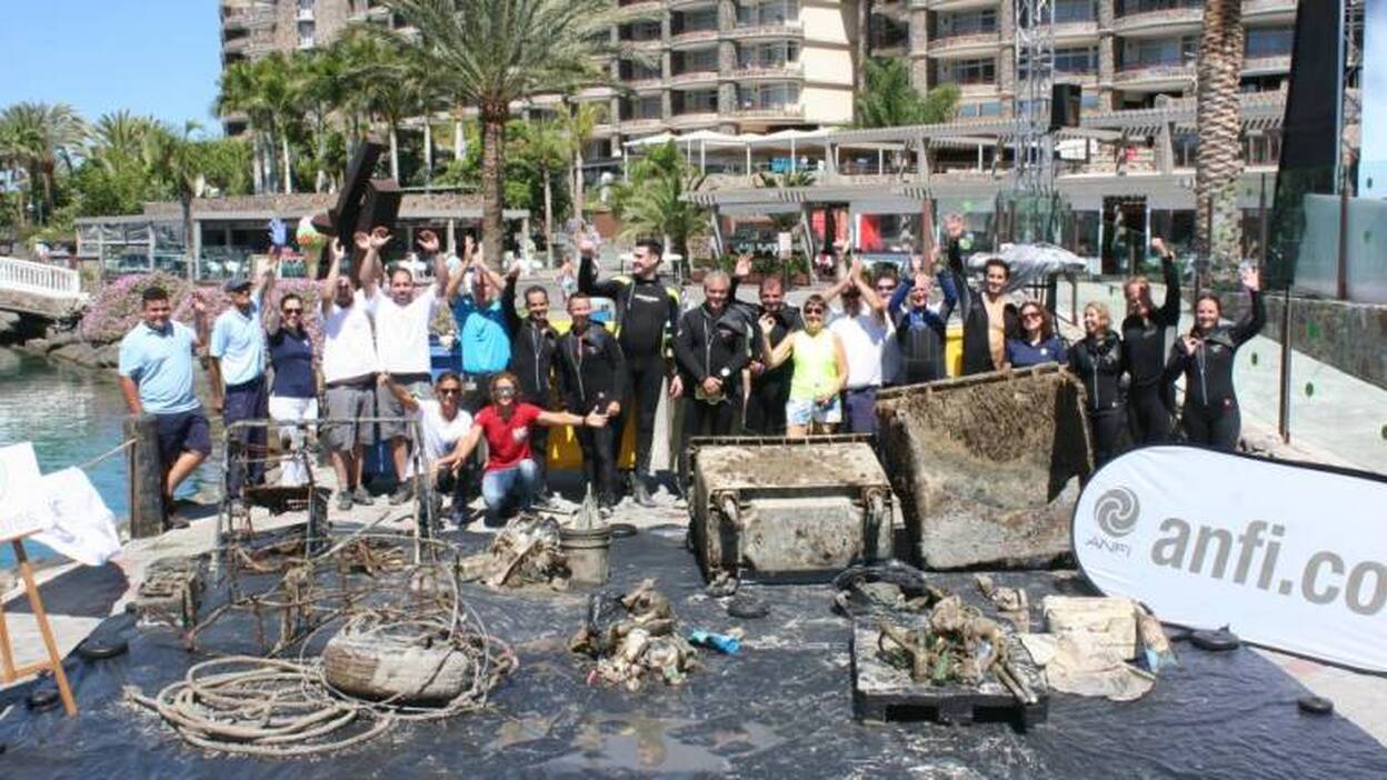 Anfi barre los fondos marinos