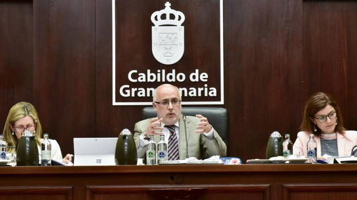 El puerto de Agaete encalla en el Cabildo