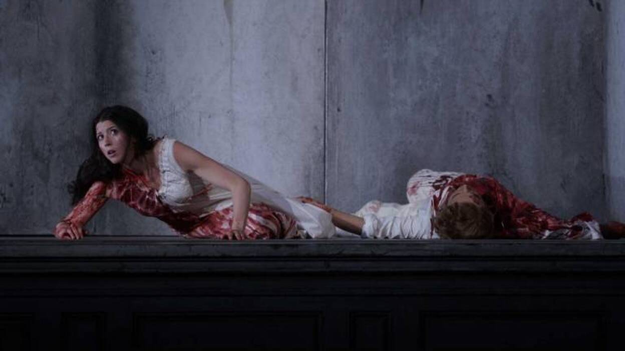 Buen canto romántico sobre  fondo victoriano