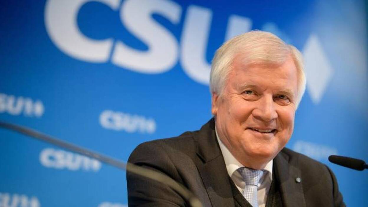 El ministro alemán de Interior amenaza con dimitir