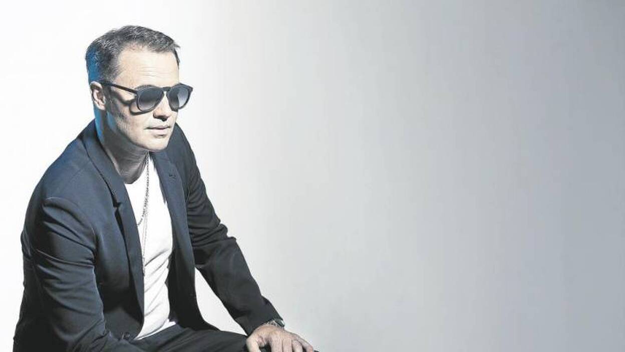 Manuel Estupiñán se pone en la piel de Marc Anthony