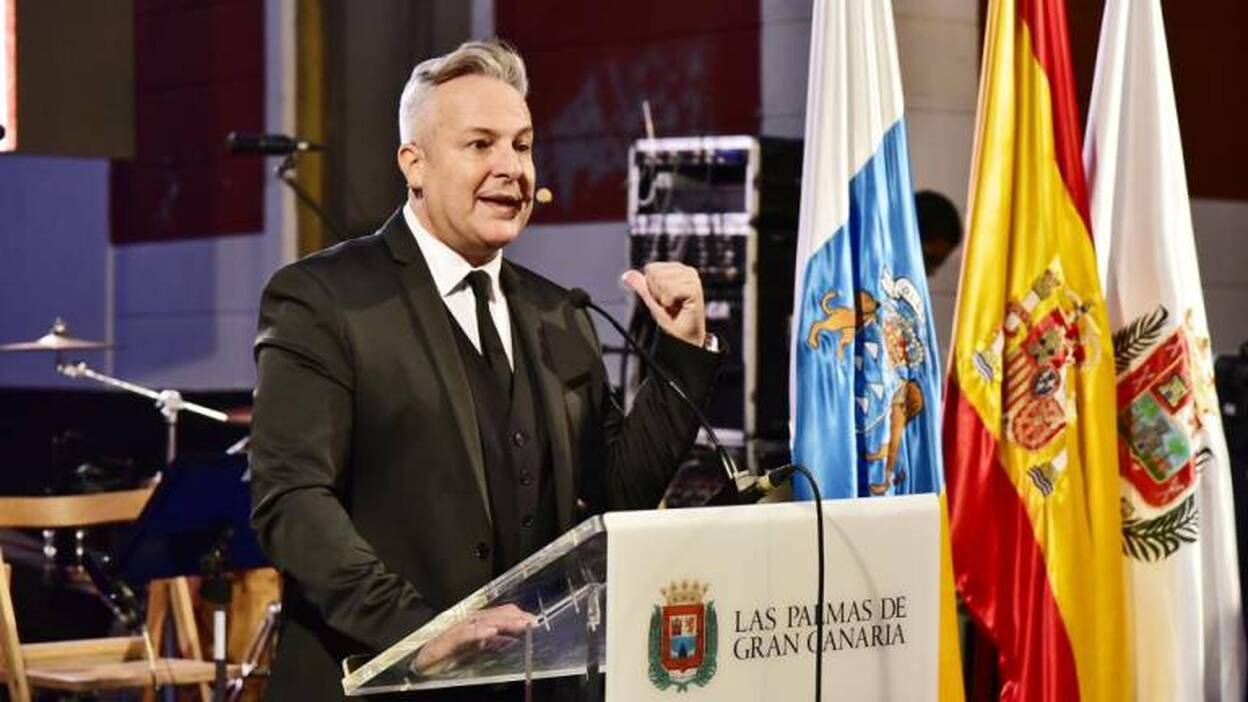 El pregón de Roberto Herrera da inicio a las fiestas del Carmen