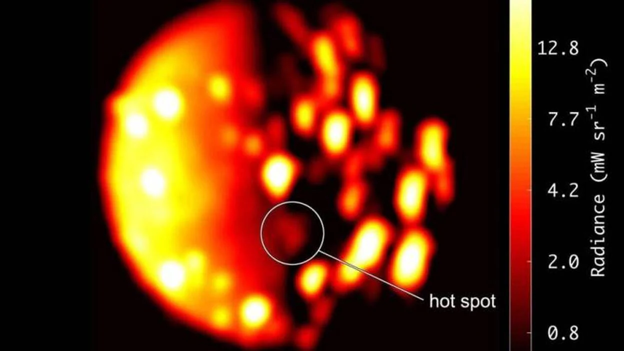 La nave Junio encuentra evidencias de un volcán desconocido en el polo sur de la luna Io