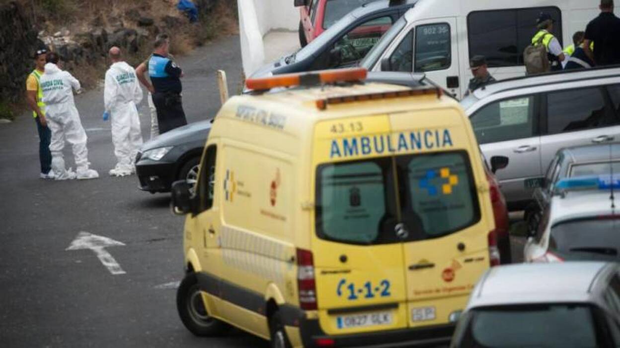 Cinco psicólogas han atendido a la familia de la mujer y las niñas asesinadas