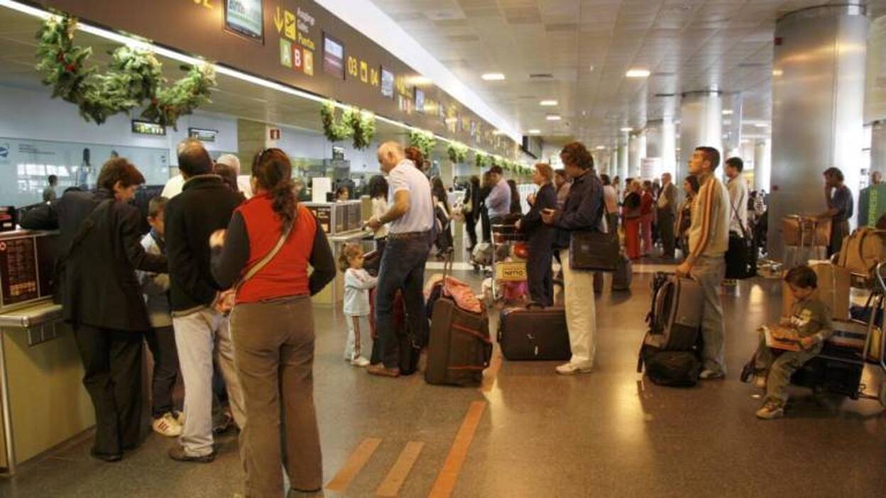 Sindicatos y patronal de ‘handling’ alcanzan un acuerdo que evita la huelga en los aeropuertos