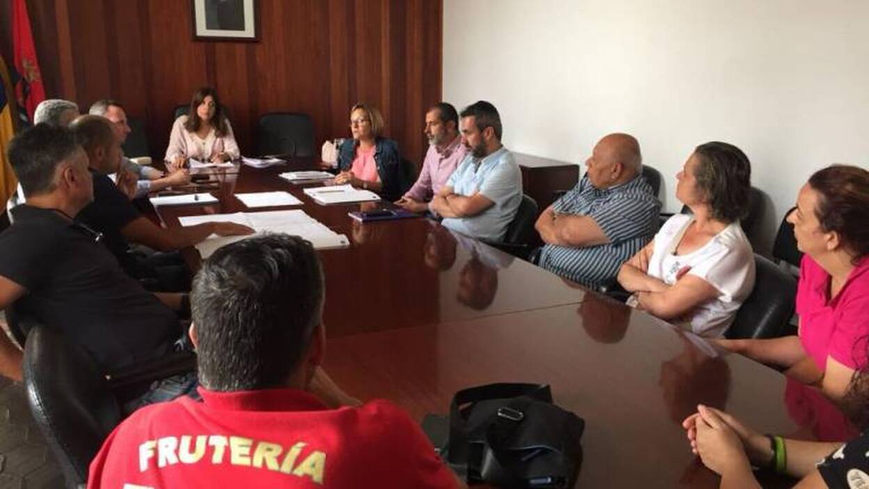 Gobierno y puesteros cierran filas para acelerar la obra del mercado