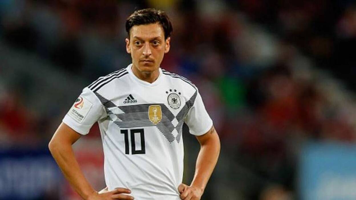 Özil deja selección alemana