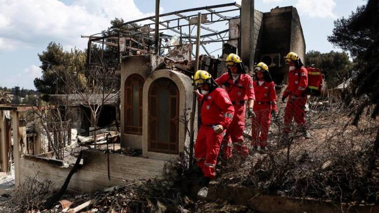 Incendios bajo control, tras 81 víctimas mortales