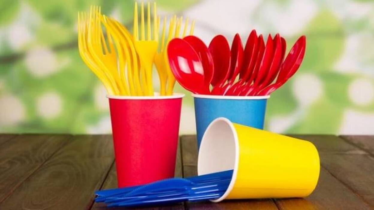 El Gobierno canario aprueba la directriz para eliminar los plásticos de un solo uso de sus edificios oficiales