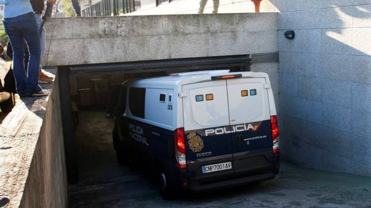 Los detenidos en la operación antidroga en Galicia llegan a los juzgados