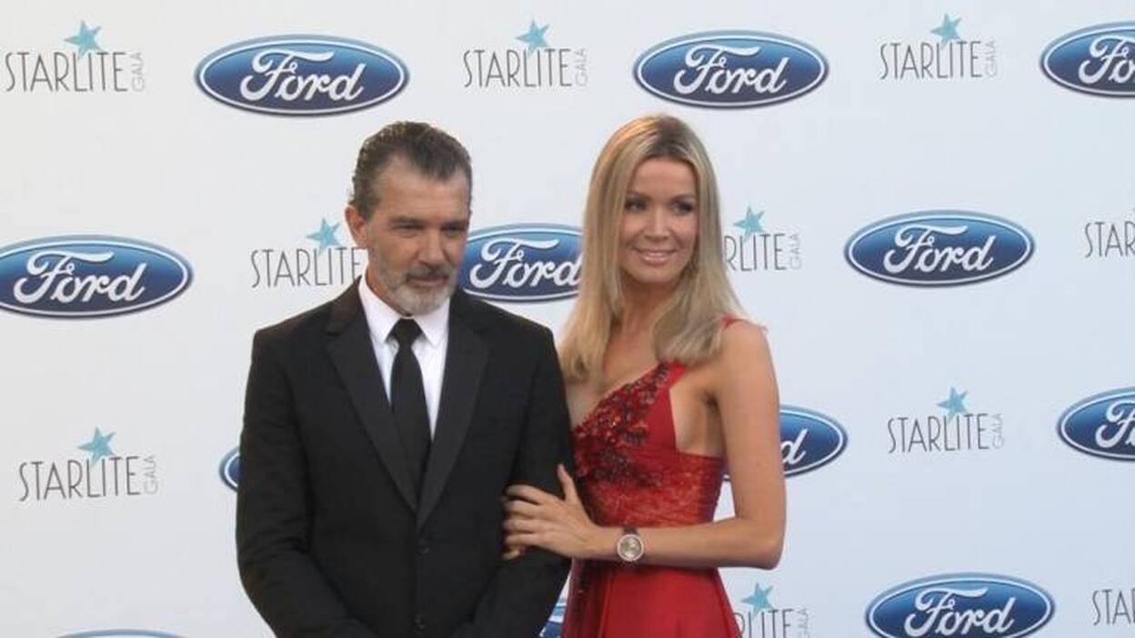Antonio Banderas descarta su boda con Nicole Kimpel