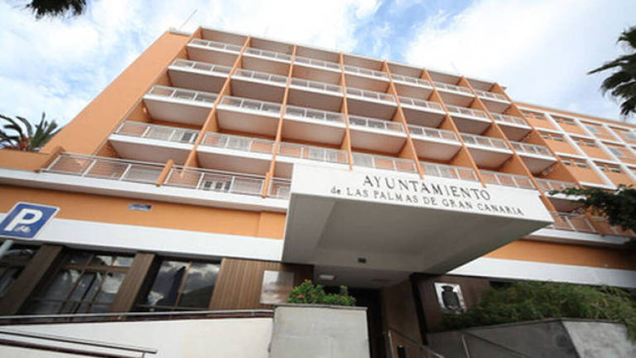 Ayuntamientos de Las Palmas y Santa Cruz aprueban en transparencia